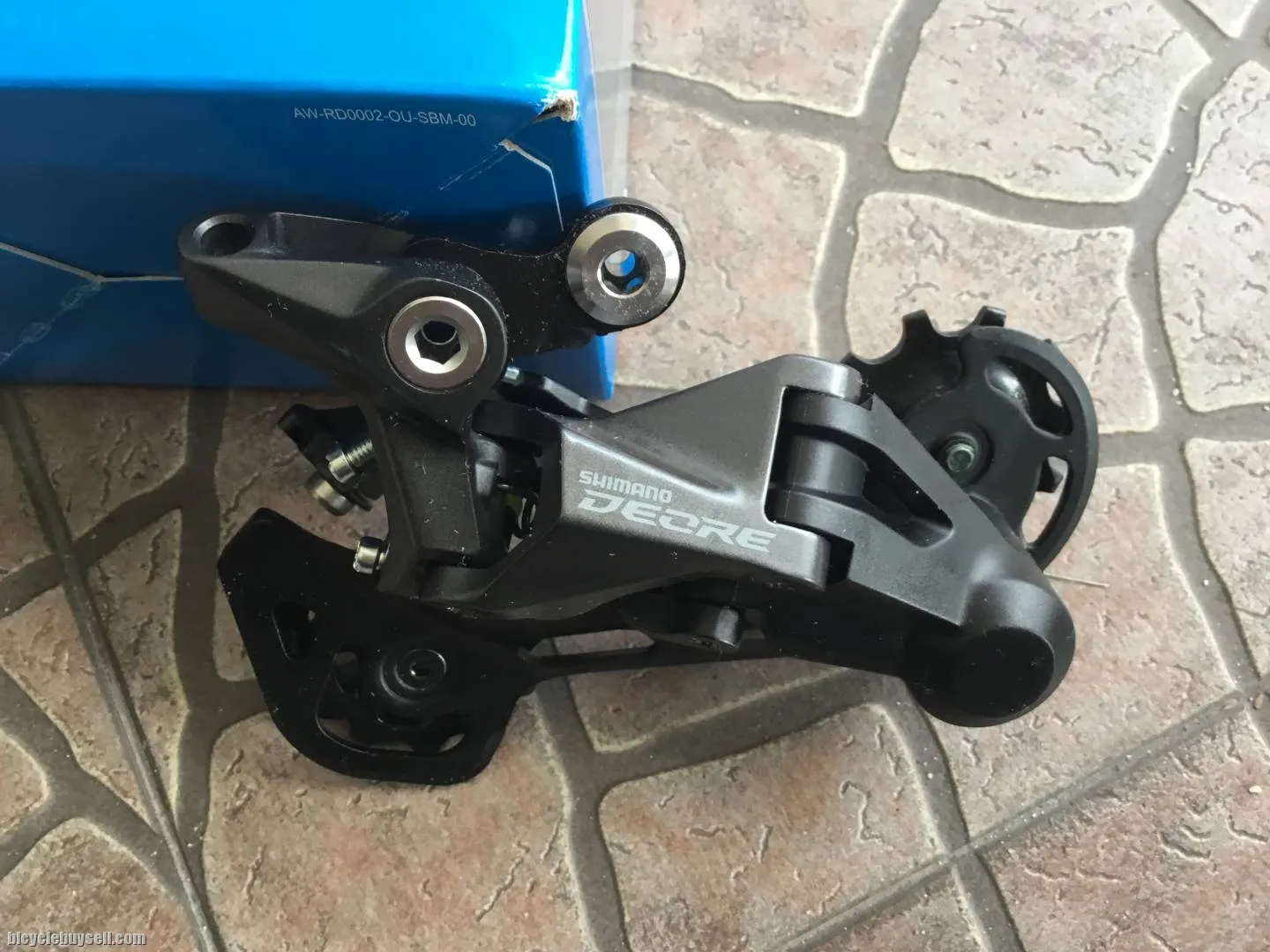 Shimano Deore M4120 RD 11/10s Compatible -- free courier