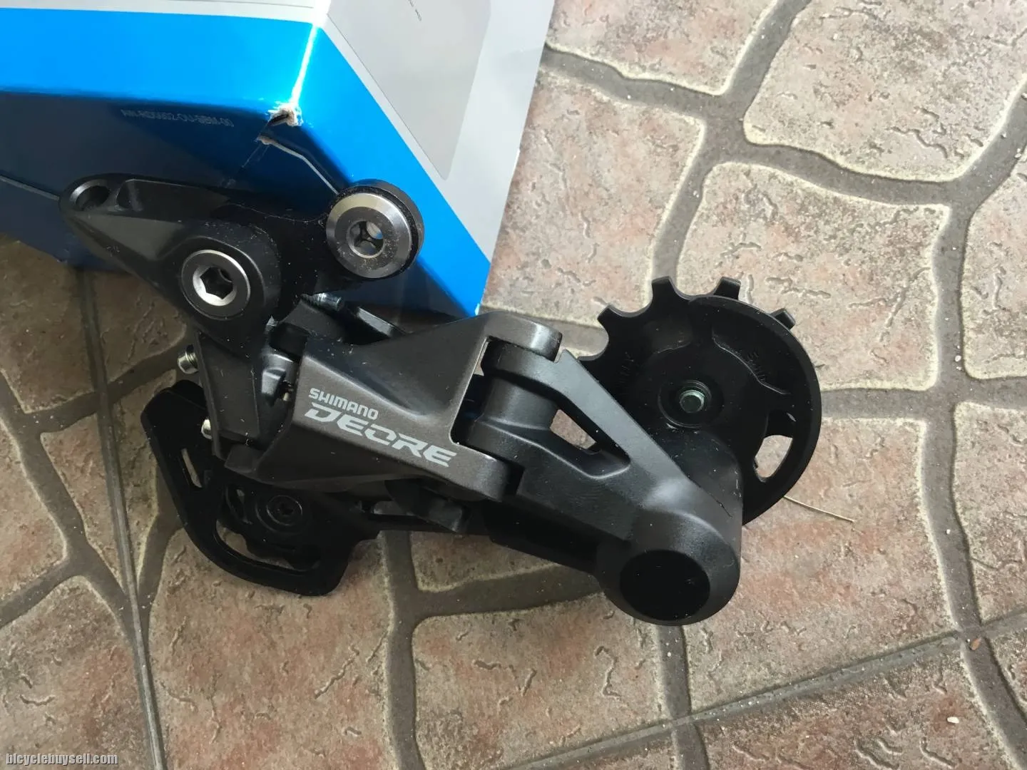 Shimano Deore M4120 RD 11/10s Compatible -- free courier