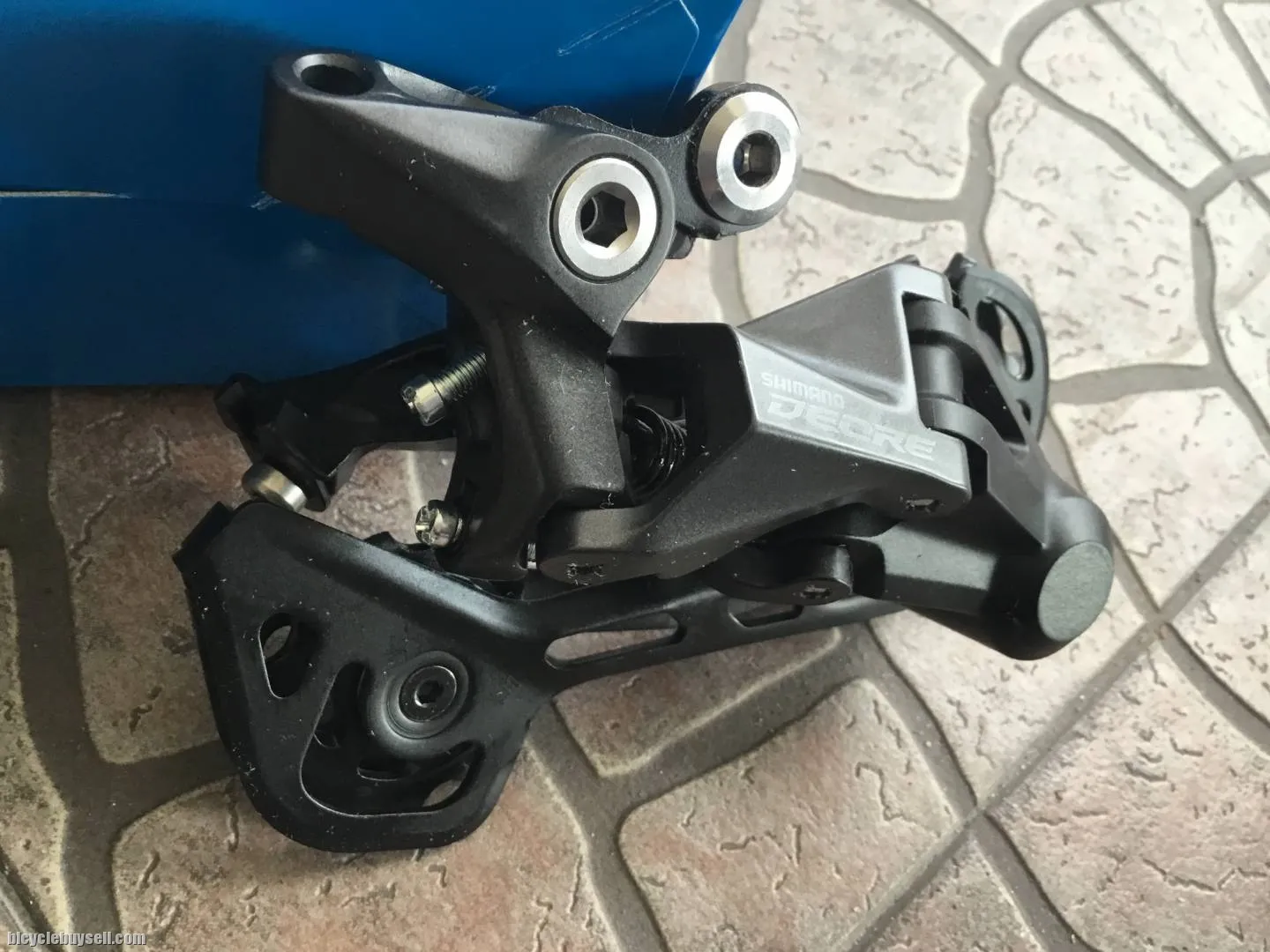 Shimano Deore M4120 RD 11/10s Compatible -- free courier