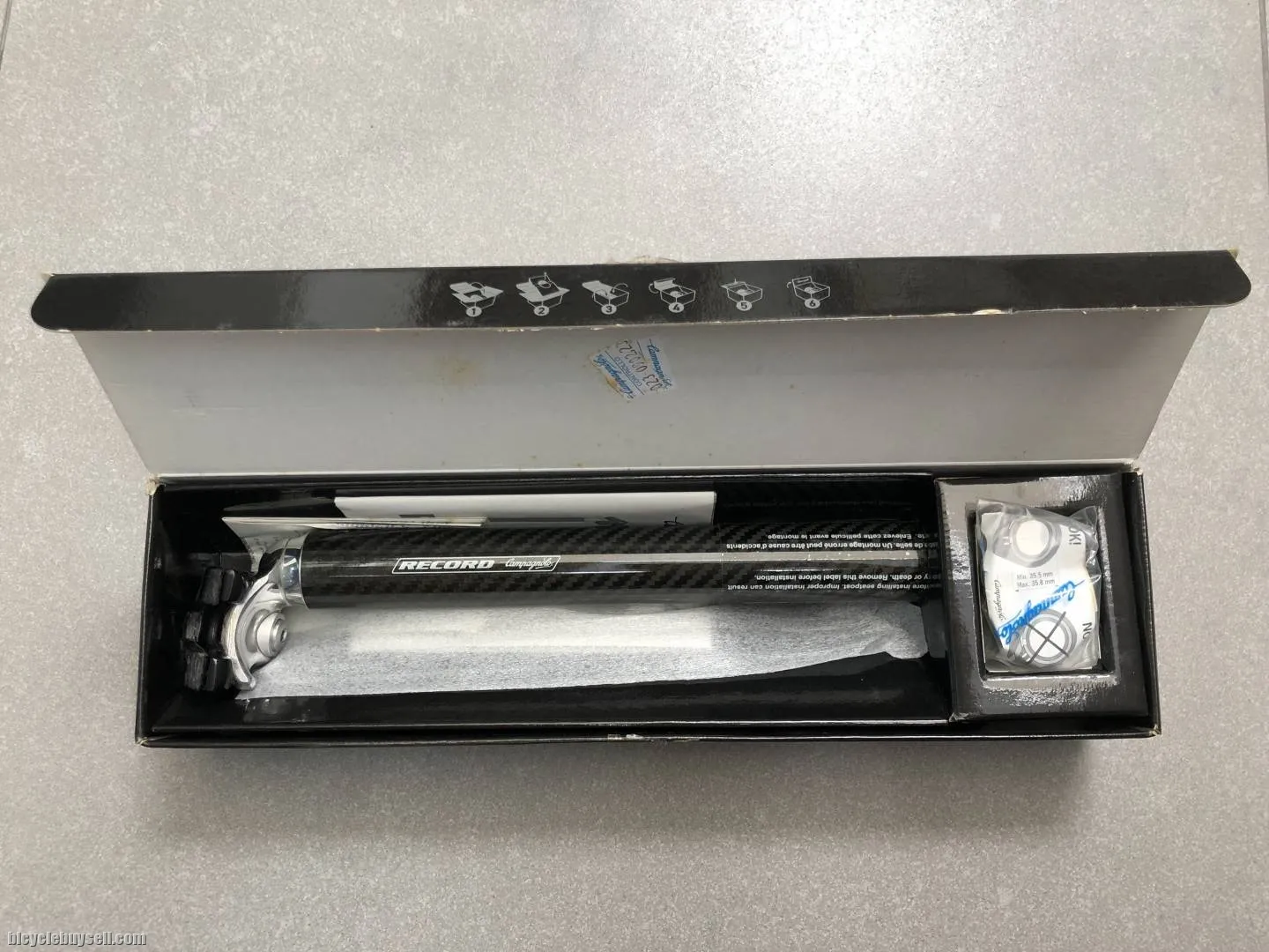 Campagnolo Record carbon seatpost 32.4mm x 350mm