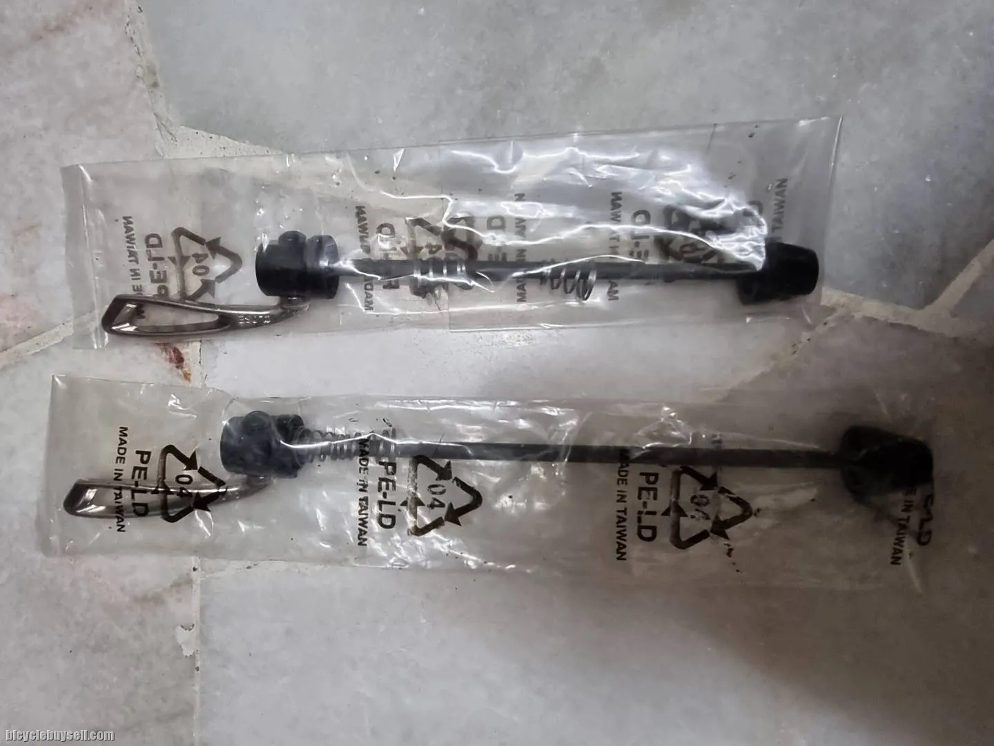 Road bike skewers / quick release one set front and rear