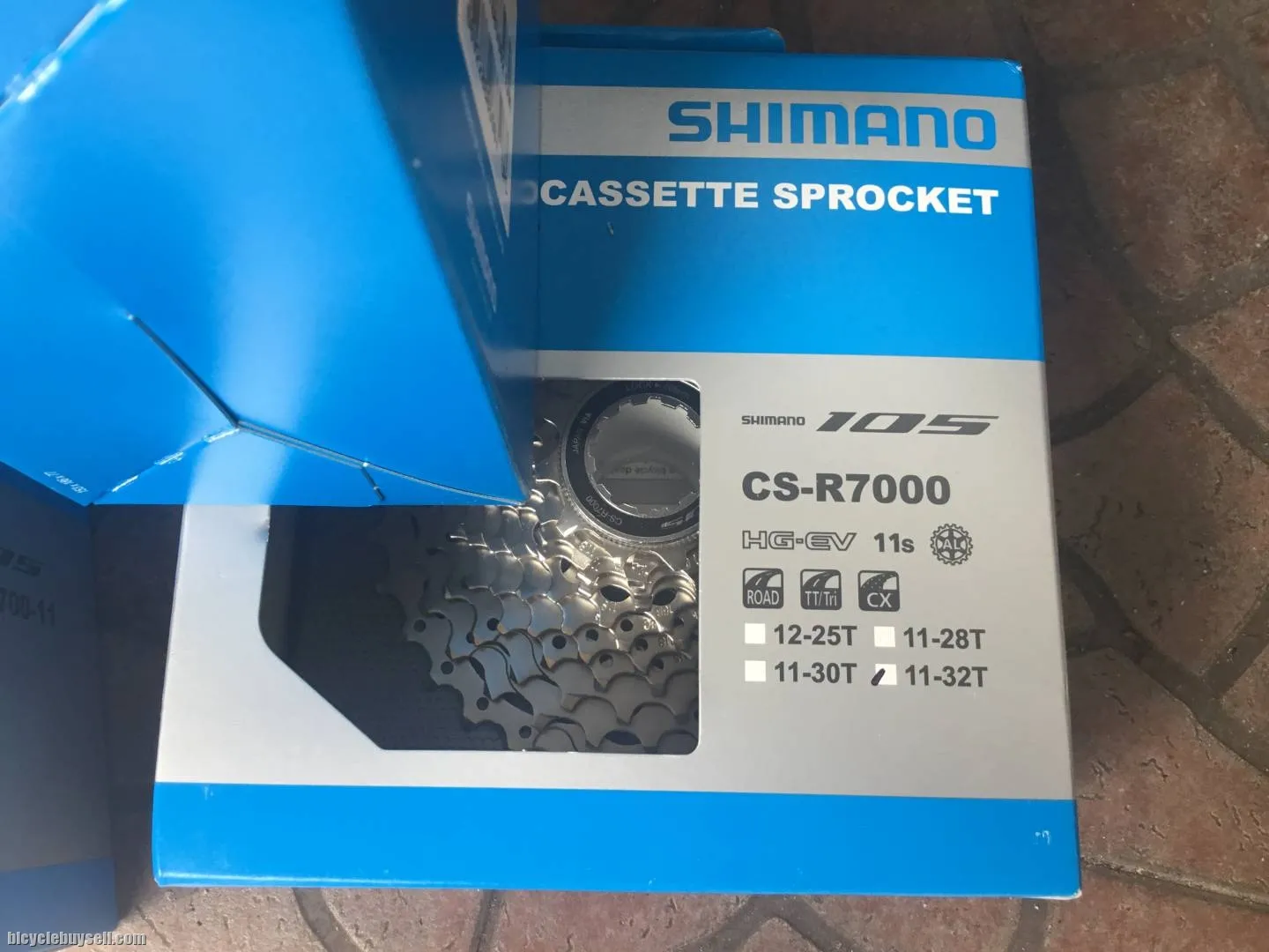 Shimano 105 R7000 11-34T Caset 11speed - free courier