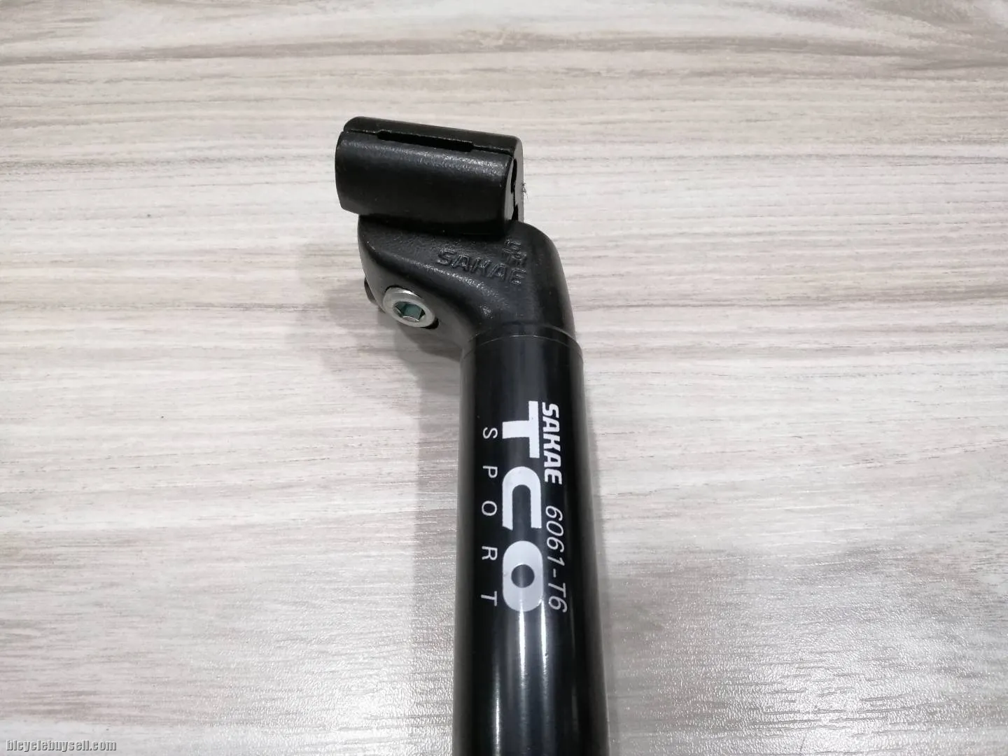 SR Sakae TCO 26mm x 300mm Seatpost