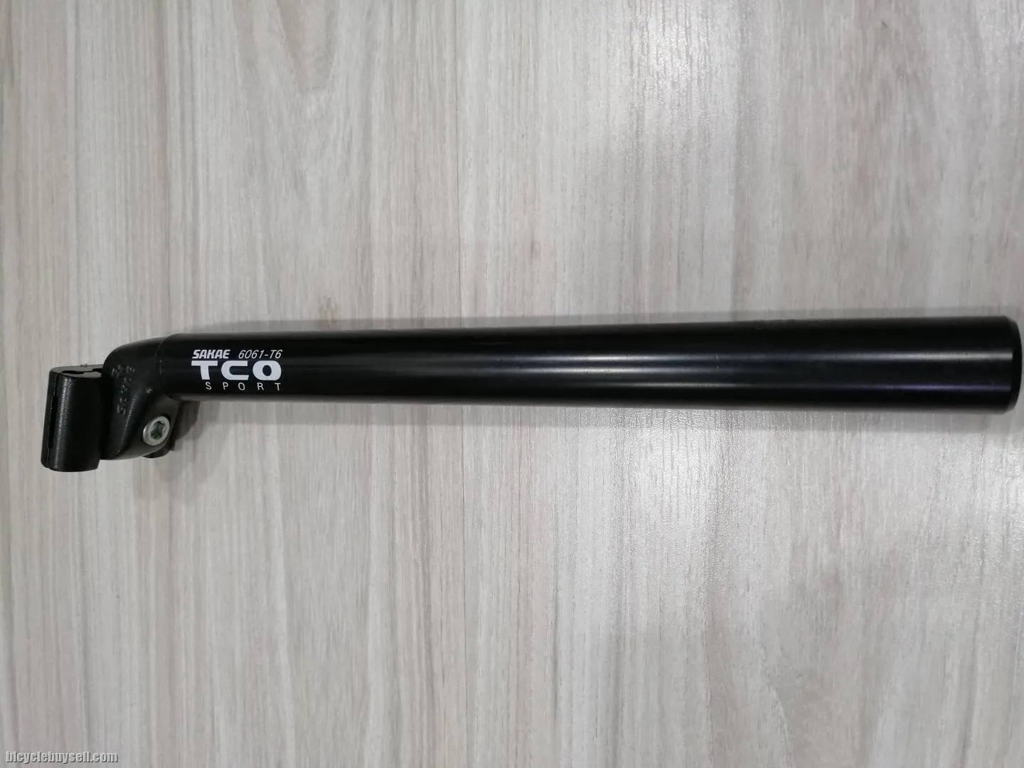 SR Sakae TCO 26mm x 300mm Seatpost