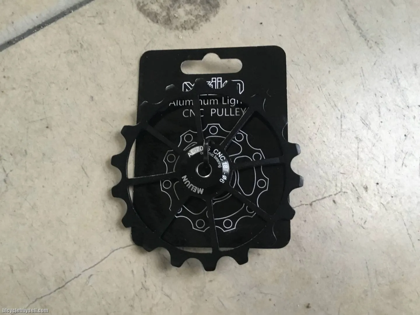 Oversized Ceramic Pulley 18T - free courier