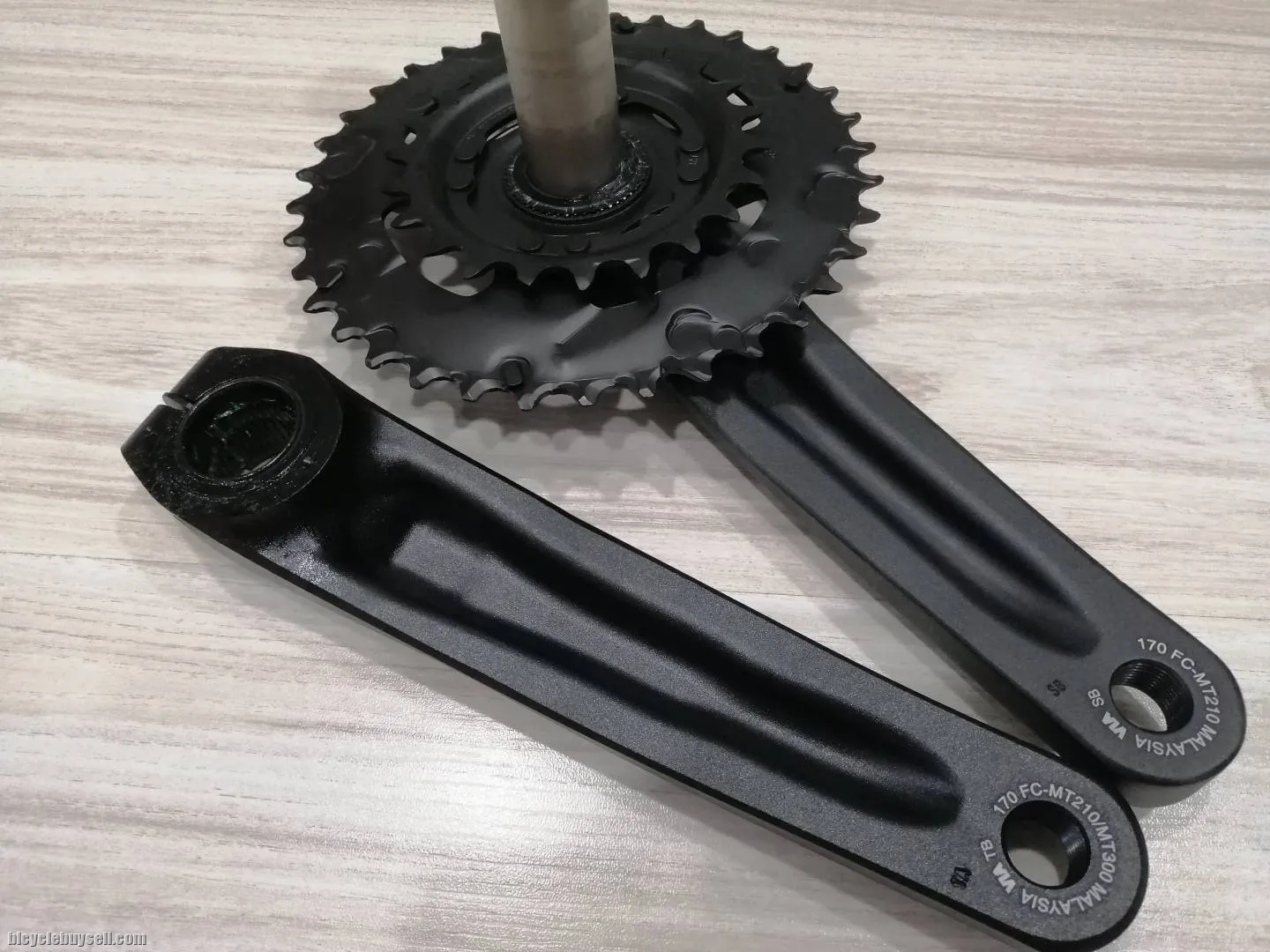 Shimano Alivio MT210 36/22T Crankset With BB