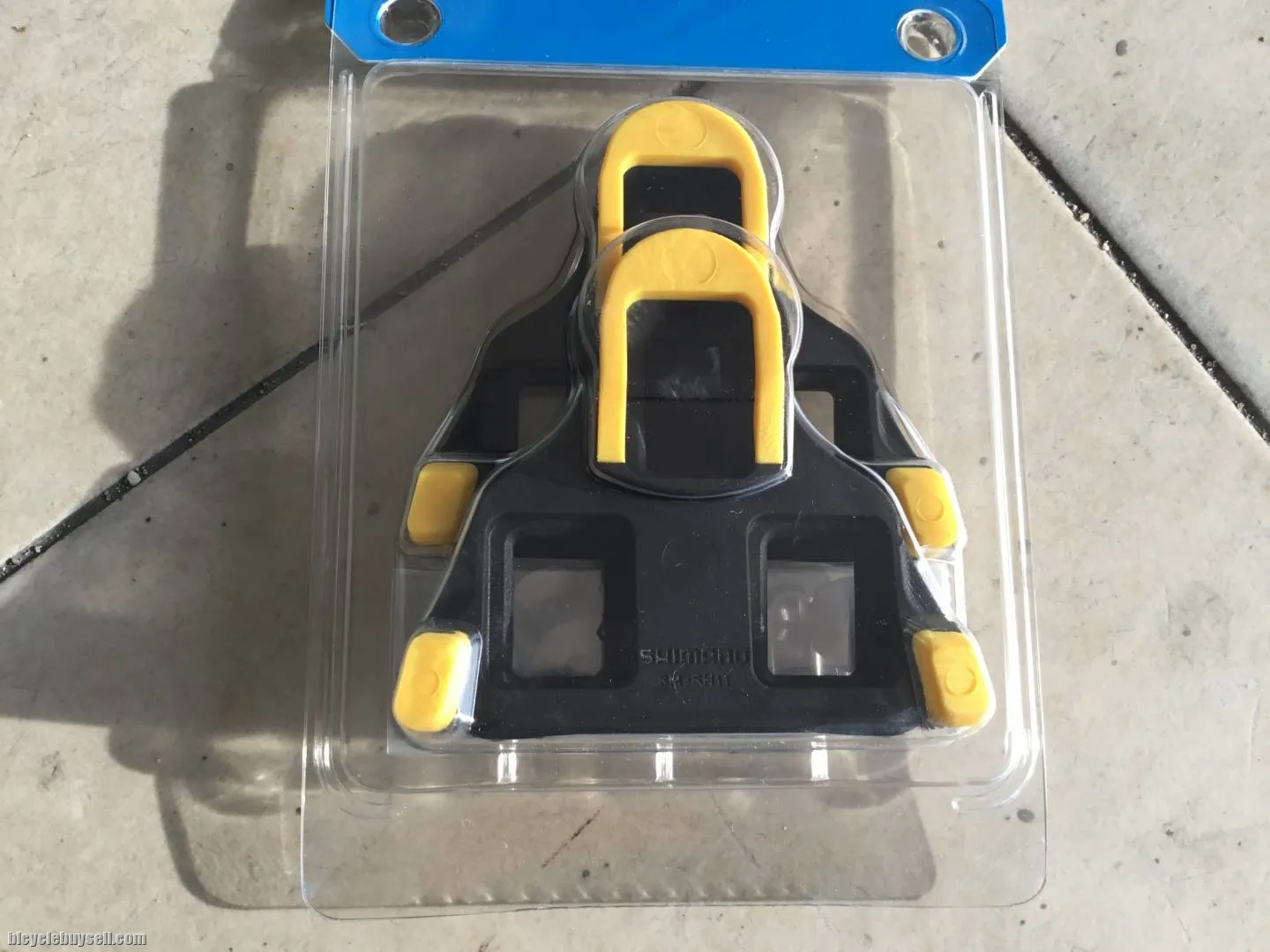 Shimano SPD SL SH11 Shoe Cleat - Original -- free courier.