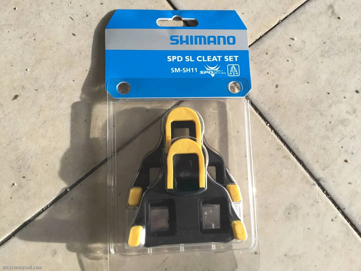 Shimano SPD SL SH11 Shoe Cleat - Original -- free courier.