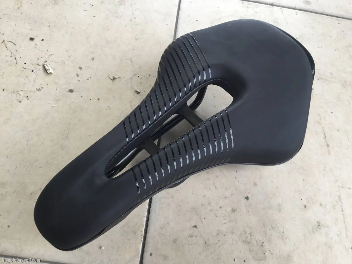 EC90 Pro Comfortable Saddles - free courier