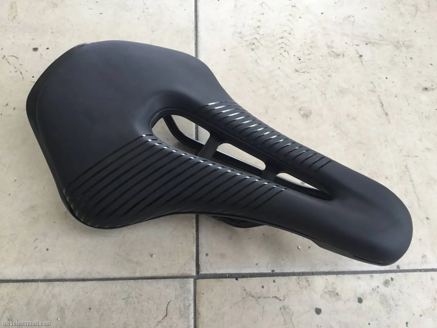 EC90 Pro Comfortable Saddles - free courier