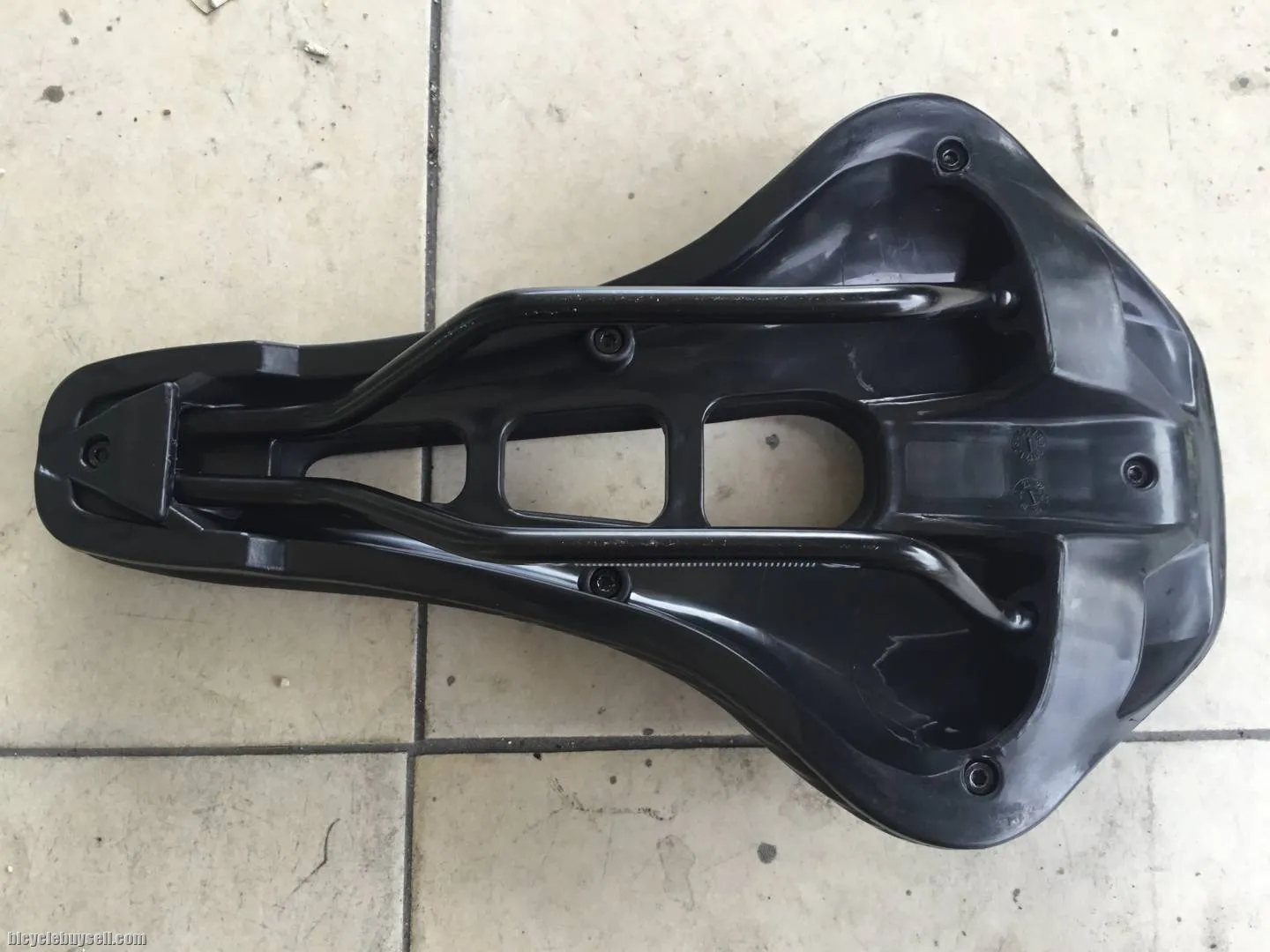 EC90 Pro Comfortable Saddles - free courier