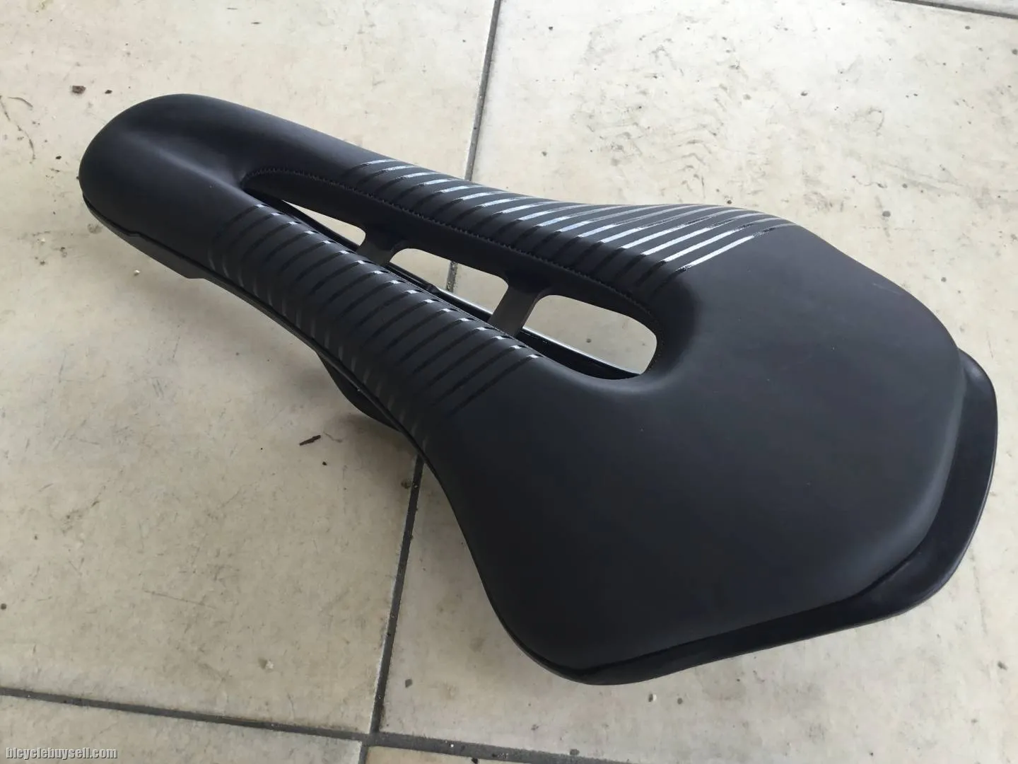 EC90 Pro Comfortable Saddles - free courier