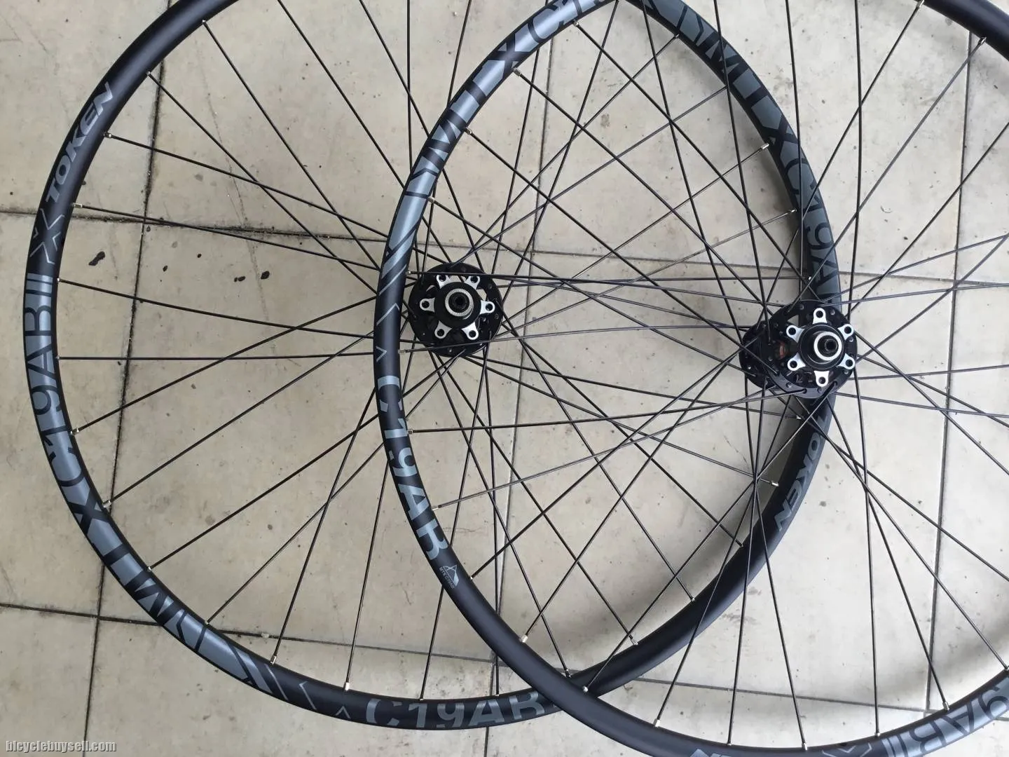 Token Tubeless 27.5er Custom FastAce Wheelset -- free courier
