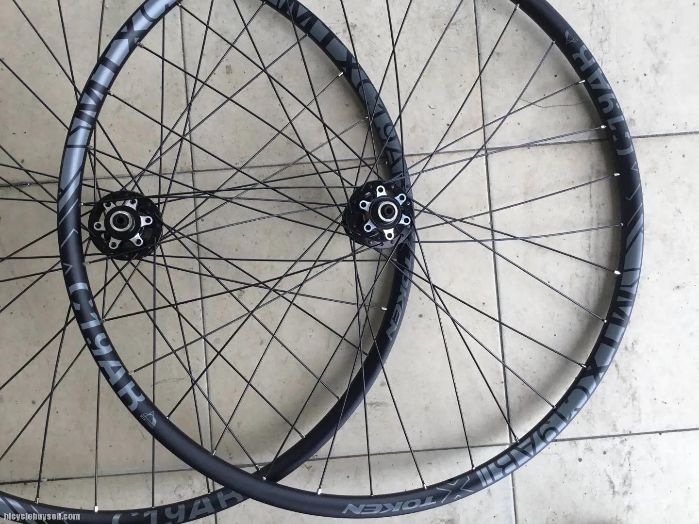 Token Tubeless 27.5er Custom FastAce Wheelset -- free courier