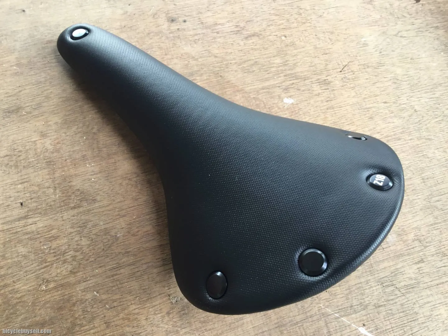 Luce Z18 Saddles - free courier
