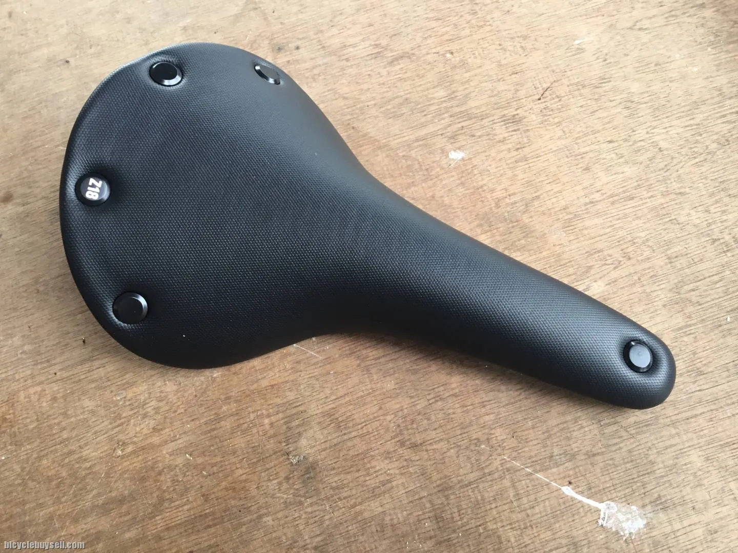 Luce Z18 Saddles - free courier