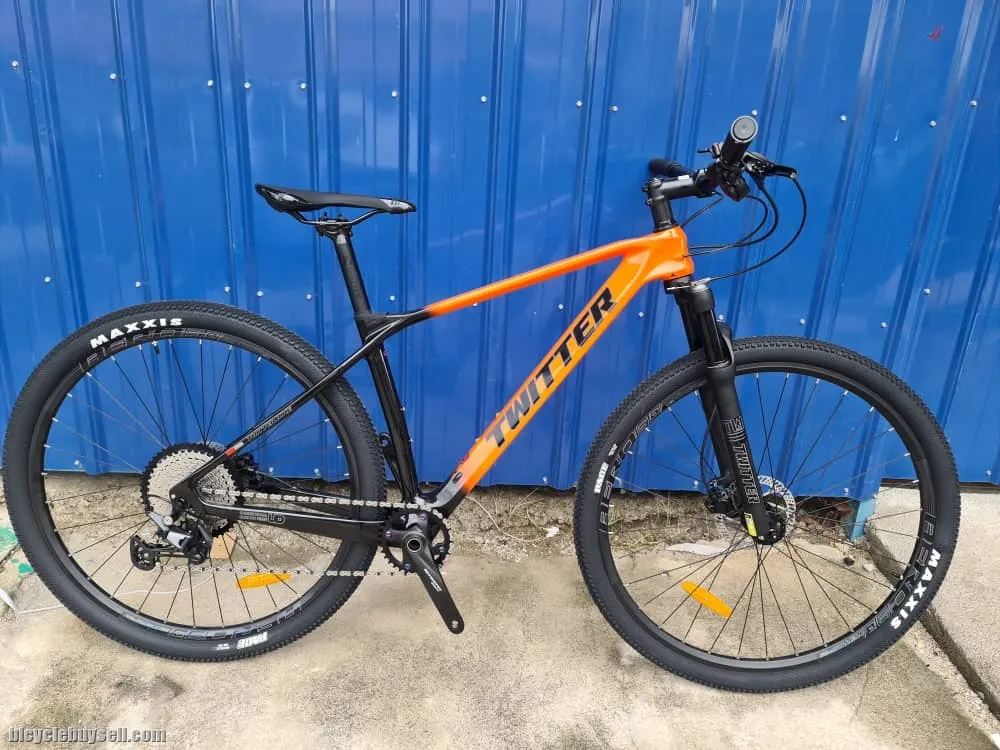 Twitter Predator Pro D2 Carbon - (29er) Deore M6100 (12 speeds) Brand New !!!