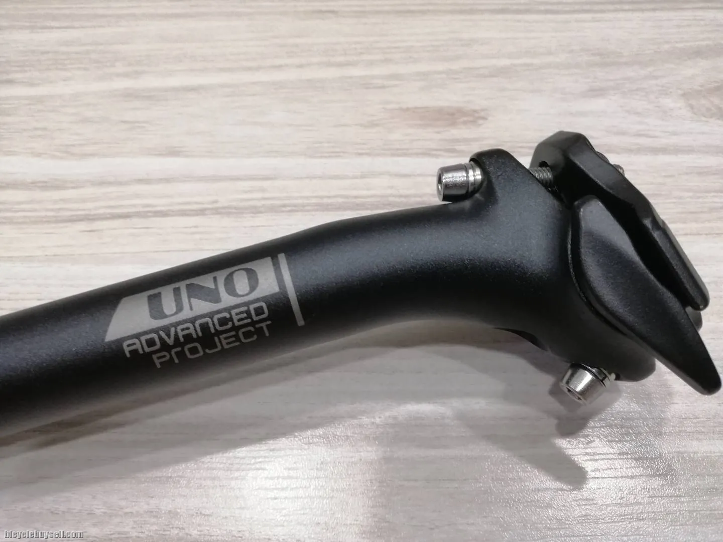 Uno 27.2 x 350mm 20mm Offset Seatpost