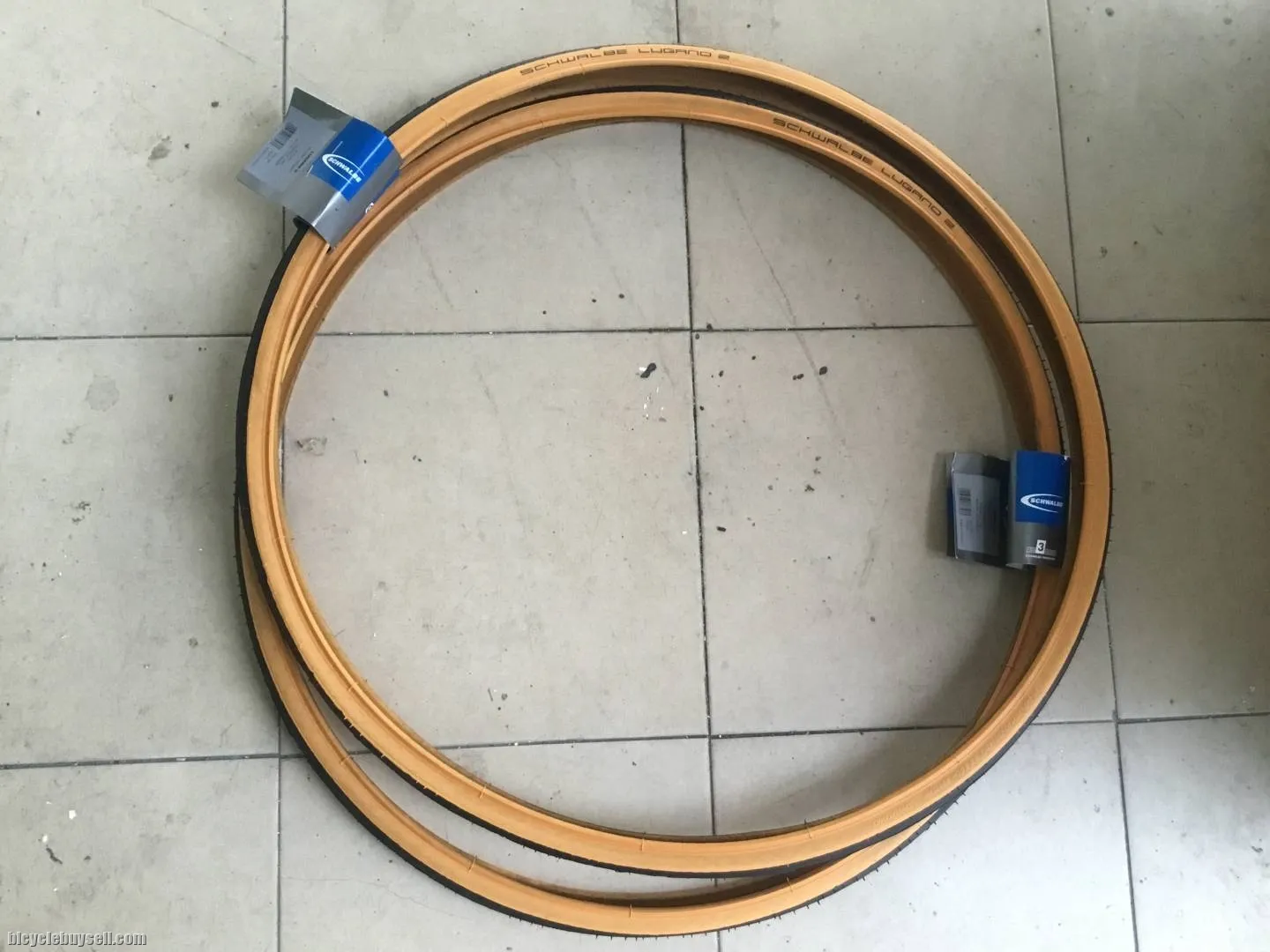 Schwalbe Lugano 2 Skinwall 25c - 1pair - free courier