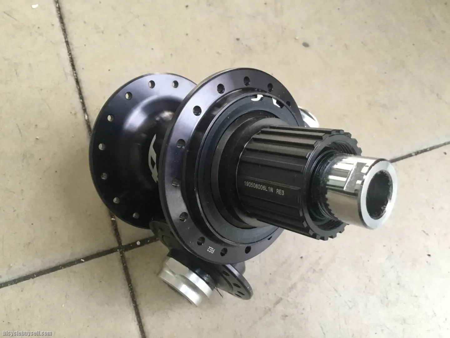 Shimano XT M8100 12s MIcroSpline Hub - 1set - free courier