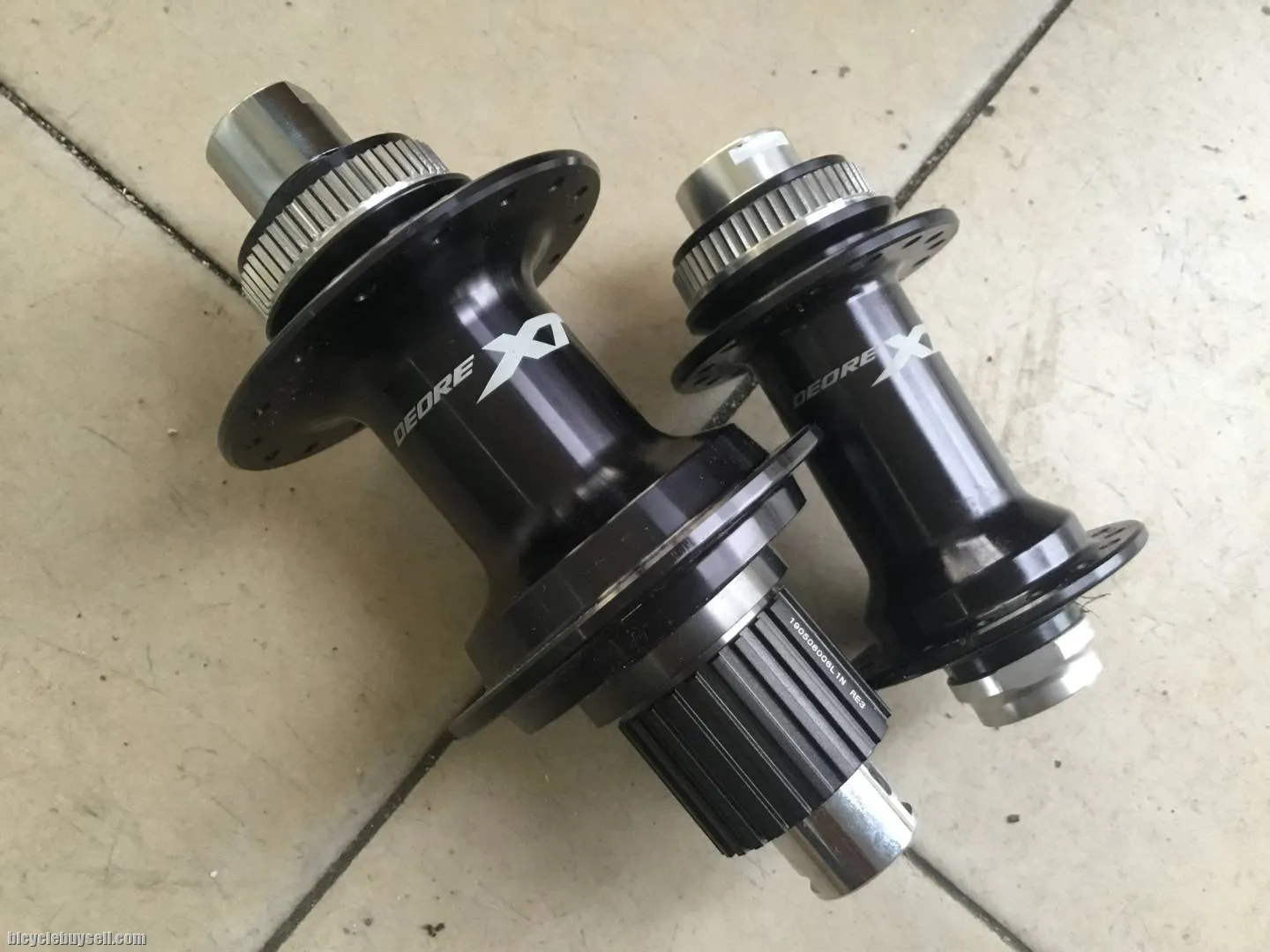 Shimano XT M8100 12s MIcroSpline Hub - 1set - free courier