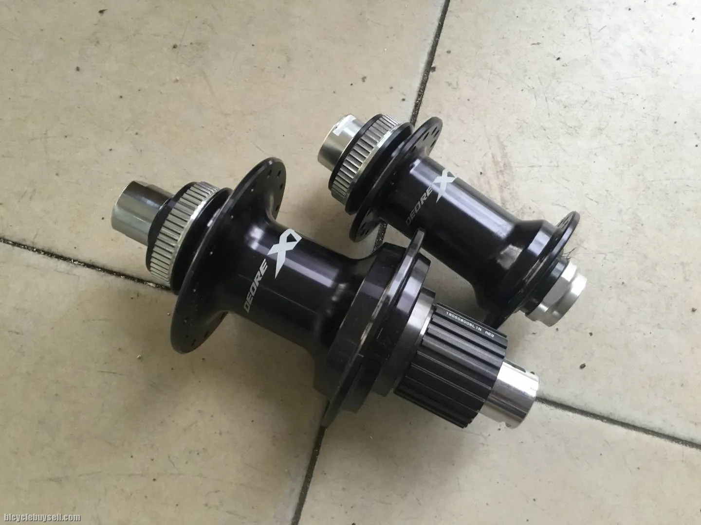 Shimano XT M8100 12s MIcroSpline Hub - 1set - free courier