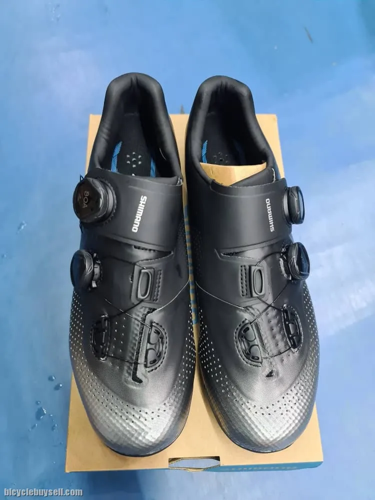 Shimano RC702 (Black / White) 2023 Brand New !!