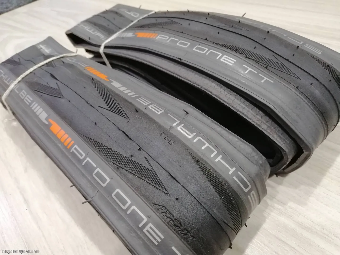 Schwalbe Pro One TT TLE Addix Road Tire 700 x 25c ( 1 PAIR )