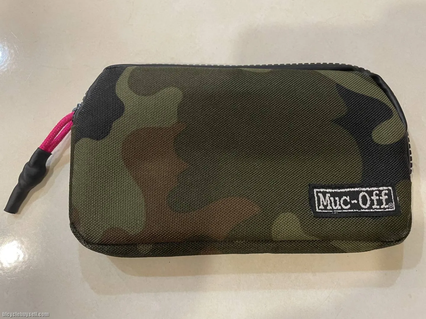 Used Muc Off Cycling Essential Case