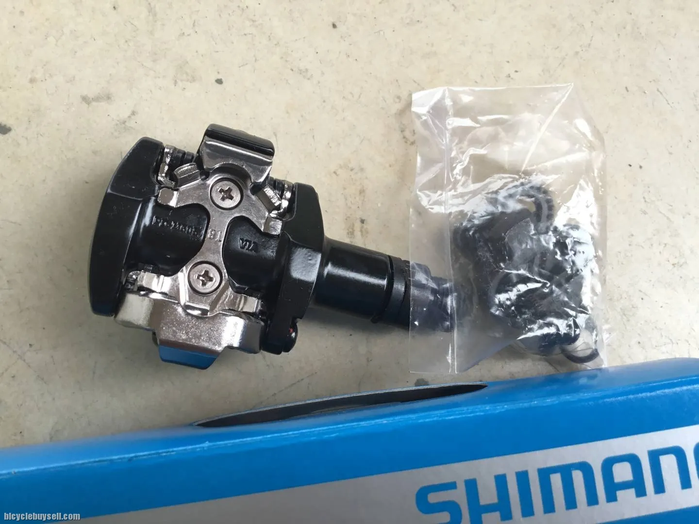 Shimano M505 Clipless Pedal With Cleat - free courier