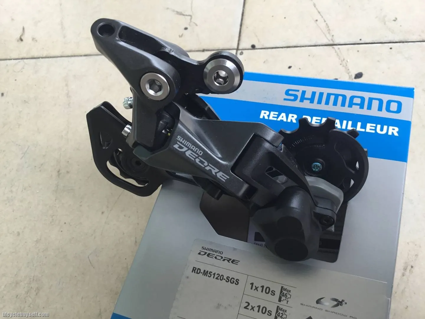 Shimano Deore M5120 Rear Deraileur - free courier