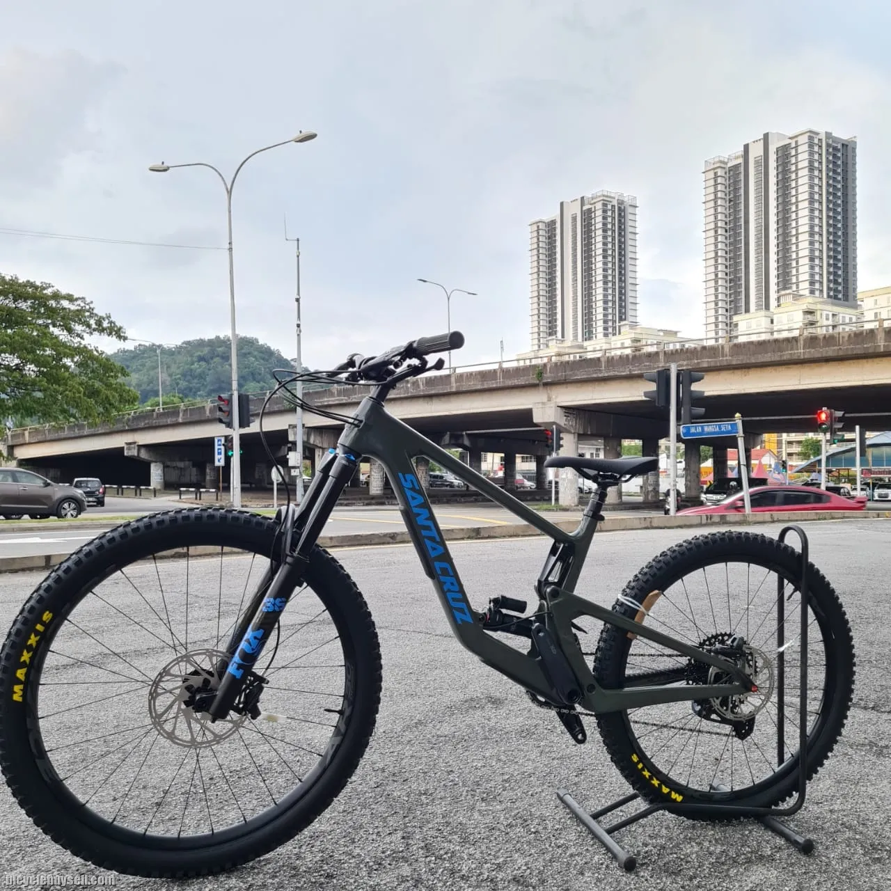 Santa Cruz Bronson 4c MX S-Kit - M size Lifetime Warranty
