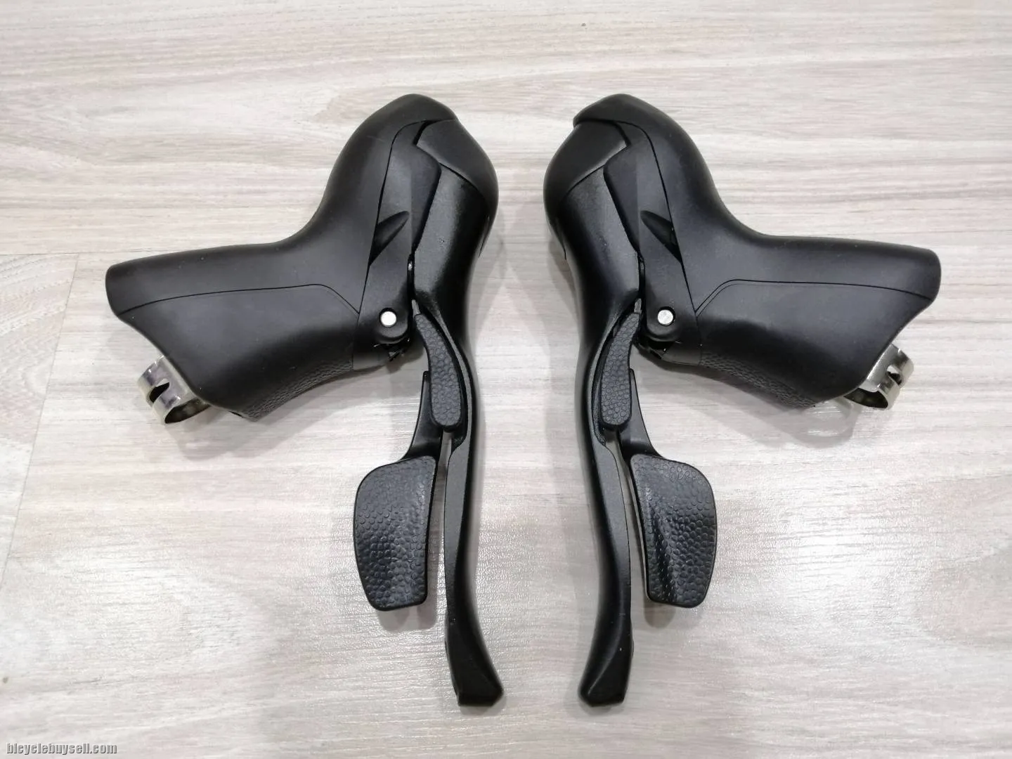 Micronew R9 3 x 9 Speed Road Shifter Compatible With Shimano Gearset