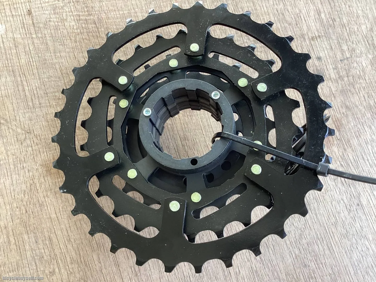 Shimano HG200 Caset 7speed 32T -- free courier