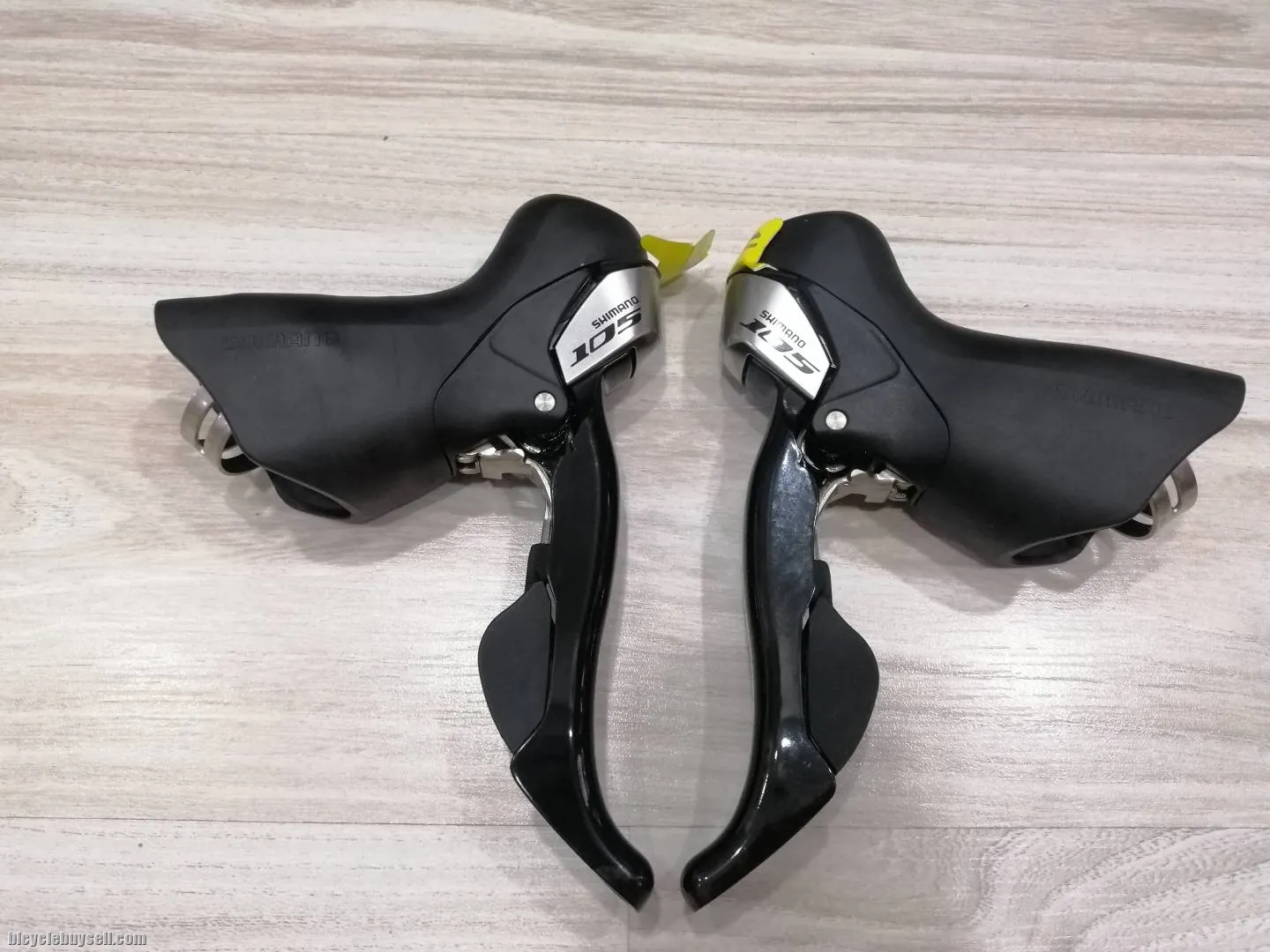 Shimano 105 ST- 5700 2x10 Speed STI Shifter Set