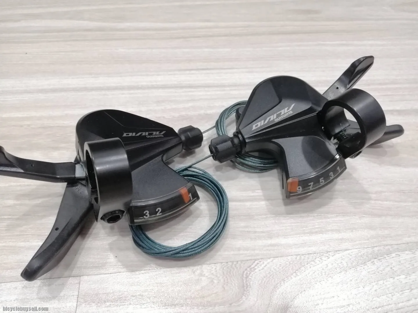 Shimano Alivio M3100 3 x 9 Speed Shifter