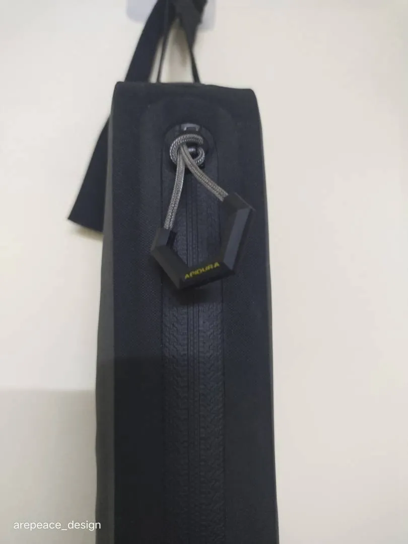 Apidura