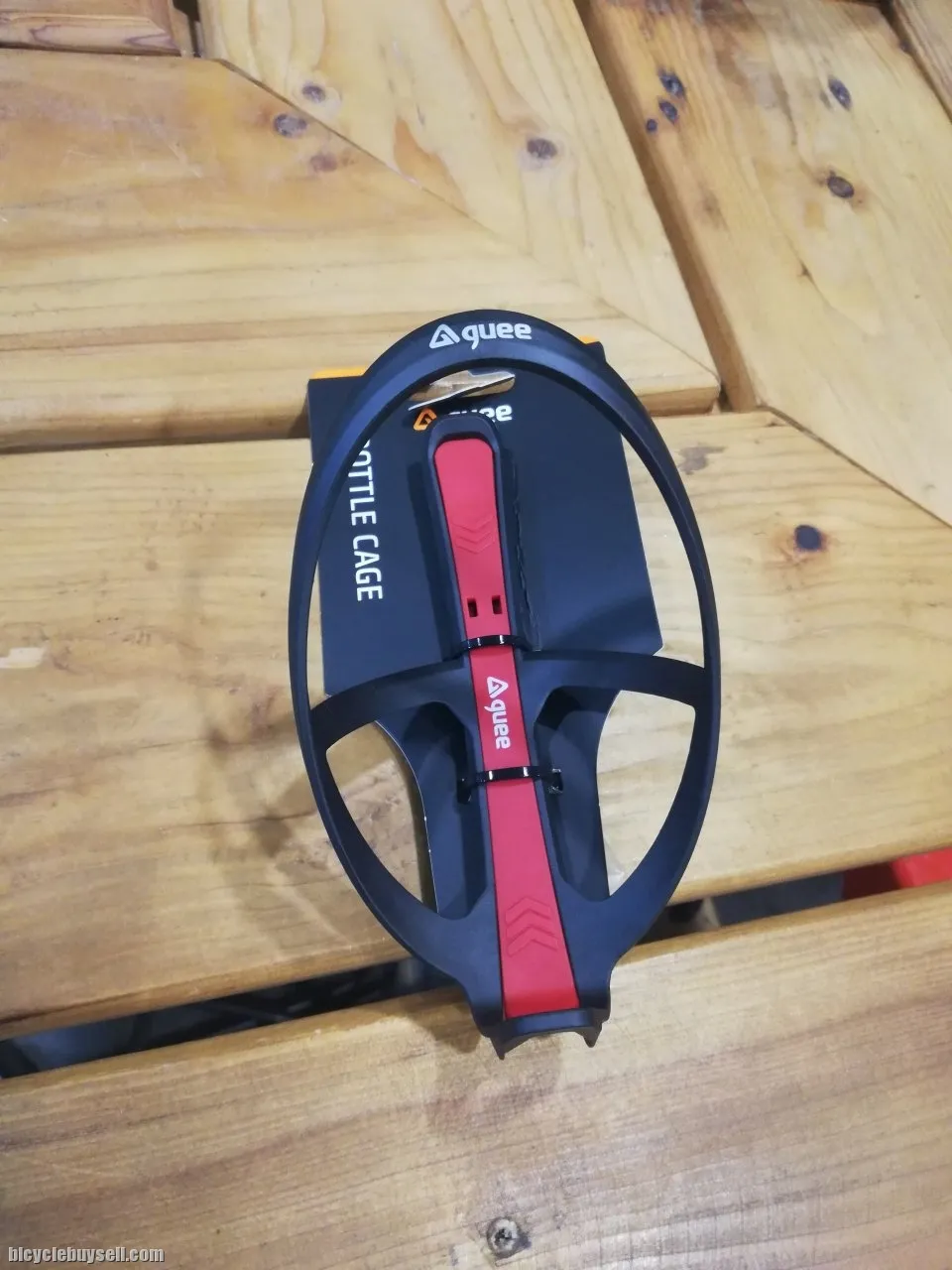 GUEE CARBON BOTTLE CAGE + TIRE LEVER