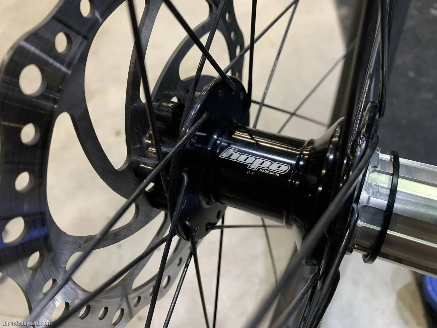 CEMA CERAMIC BEARINGS - HOPE PRO EVO4 HUB