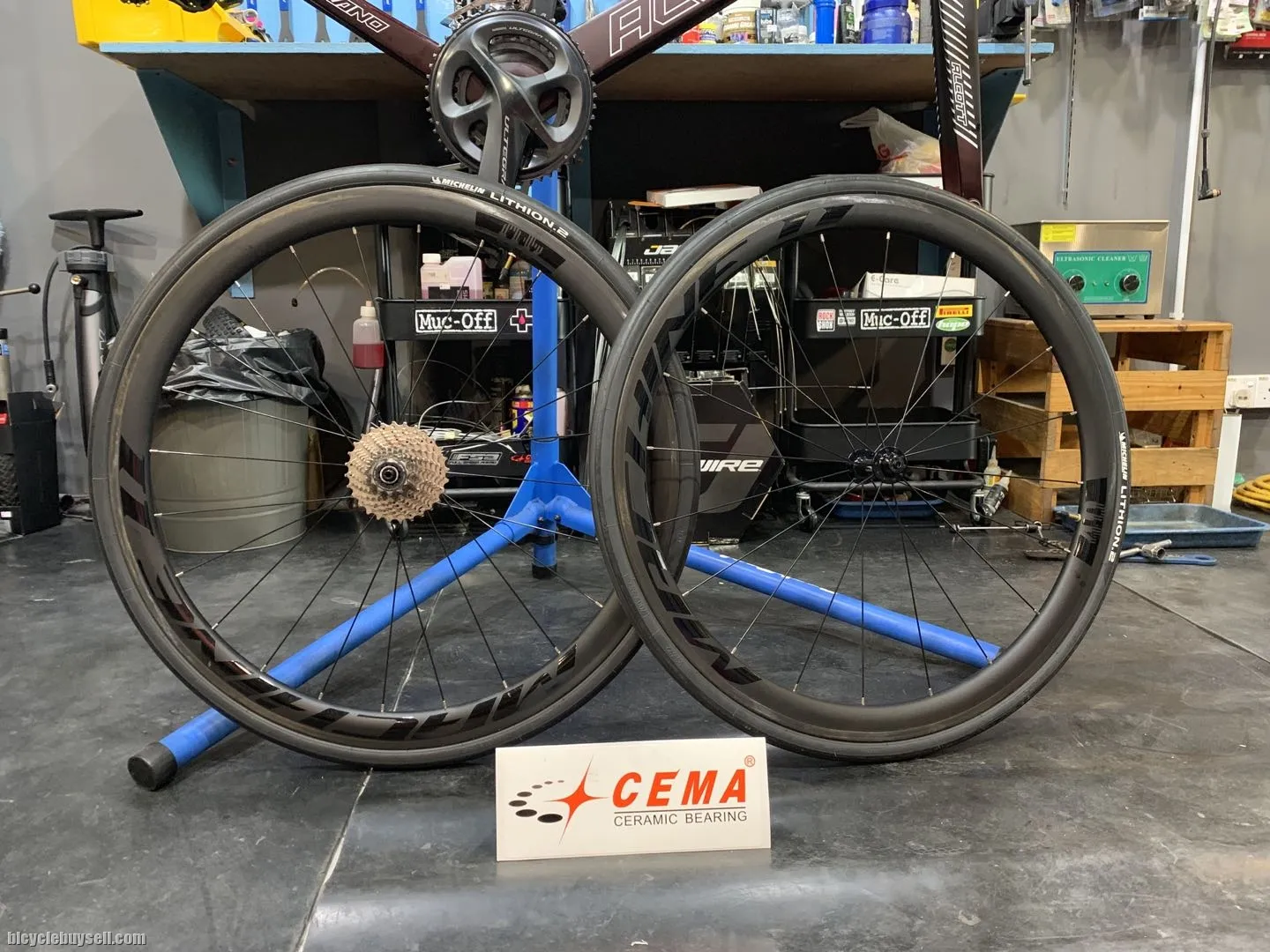 CEMA CERAMIC BEARINGS ( MACHINE 11 CARBON WHEELSET WITH CHOOSEN HUB)