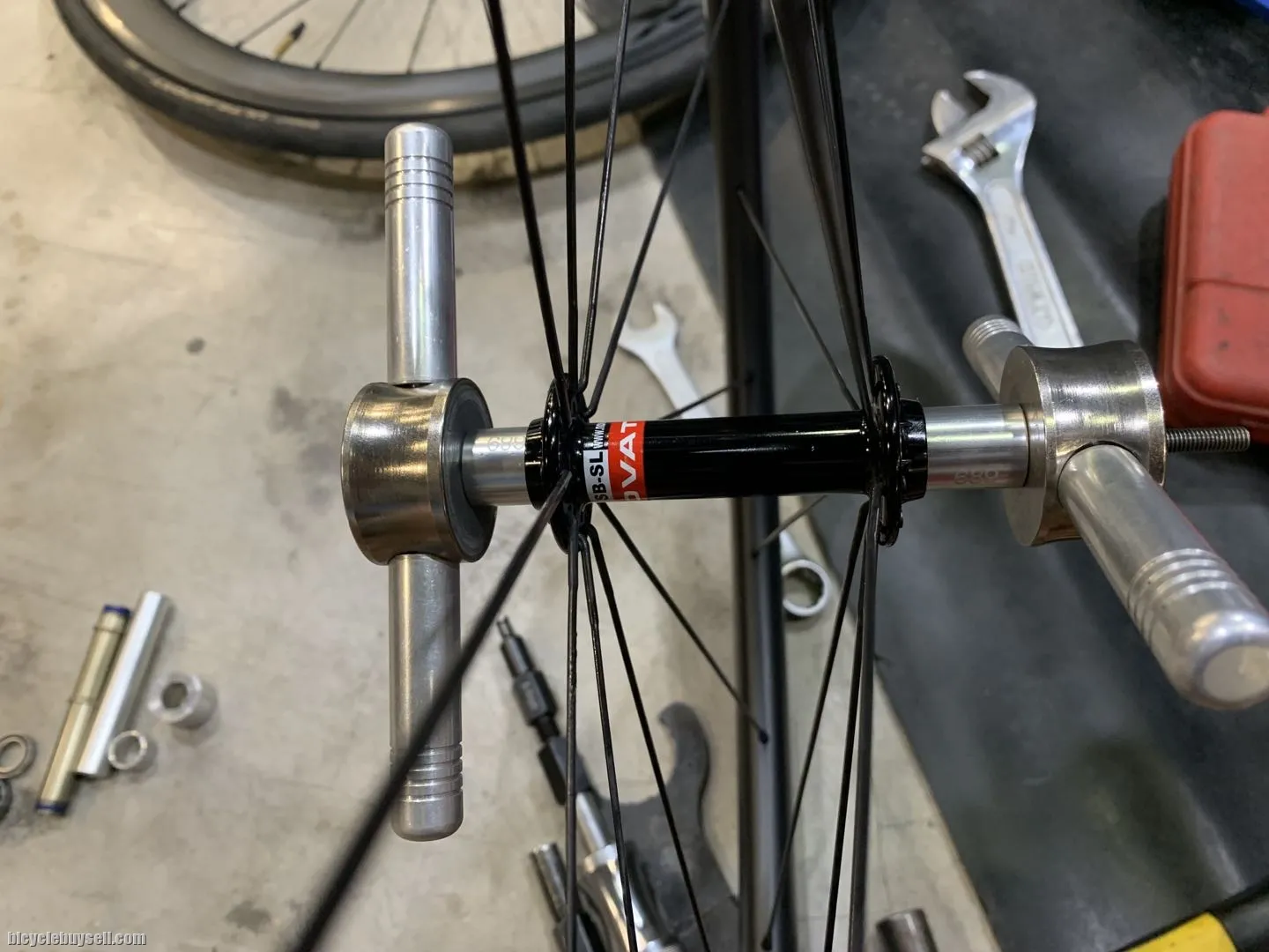 CEMA CERAMIC BEARINGS (RENOX CARBON WHEELSET WITH NOVATEC HUB)
