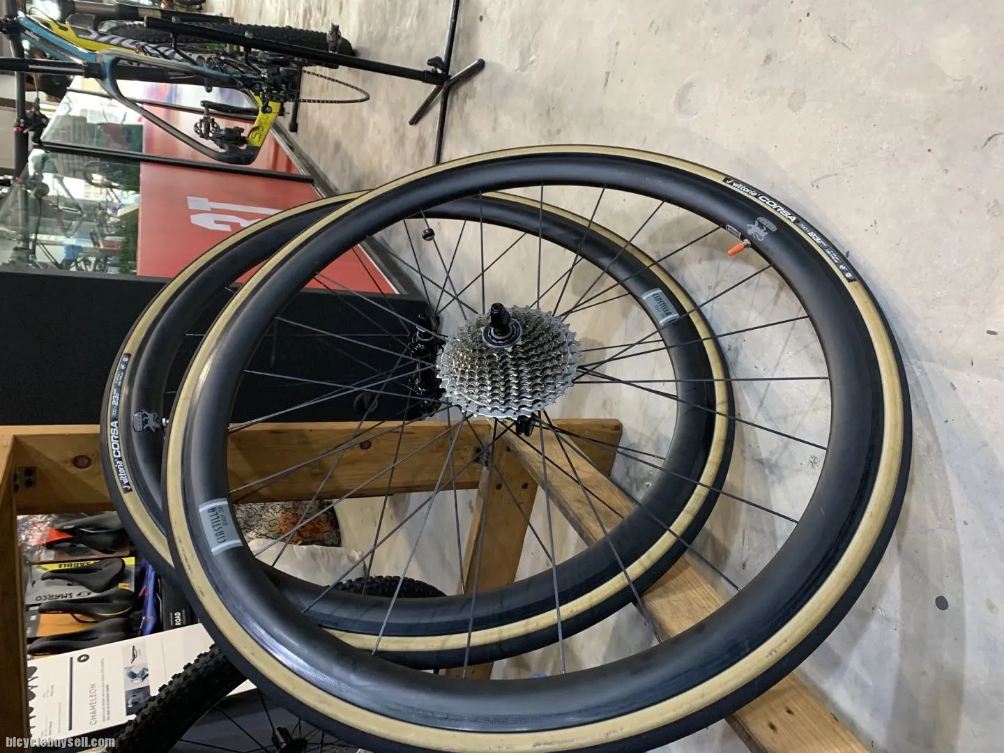 CEMA CERAMIC BEARINGS ( CINSTILLA CARBON WHEELSET )