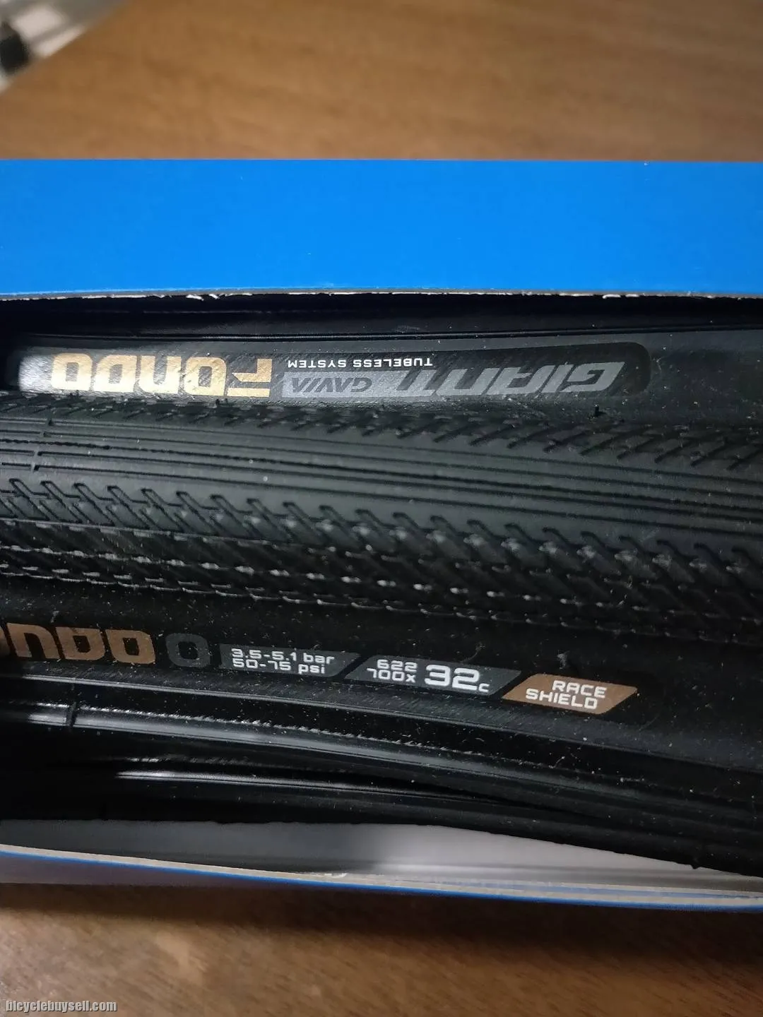 Giant Gavia Fondo 0 Tubeless Road Bike tire 700 x 32C