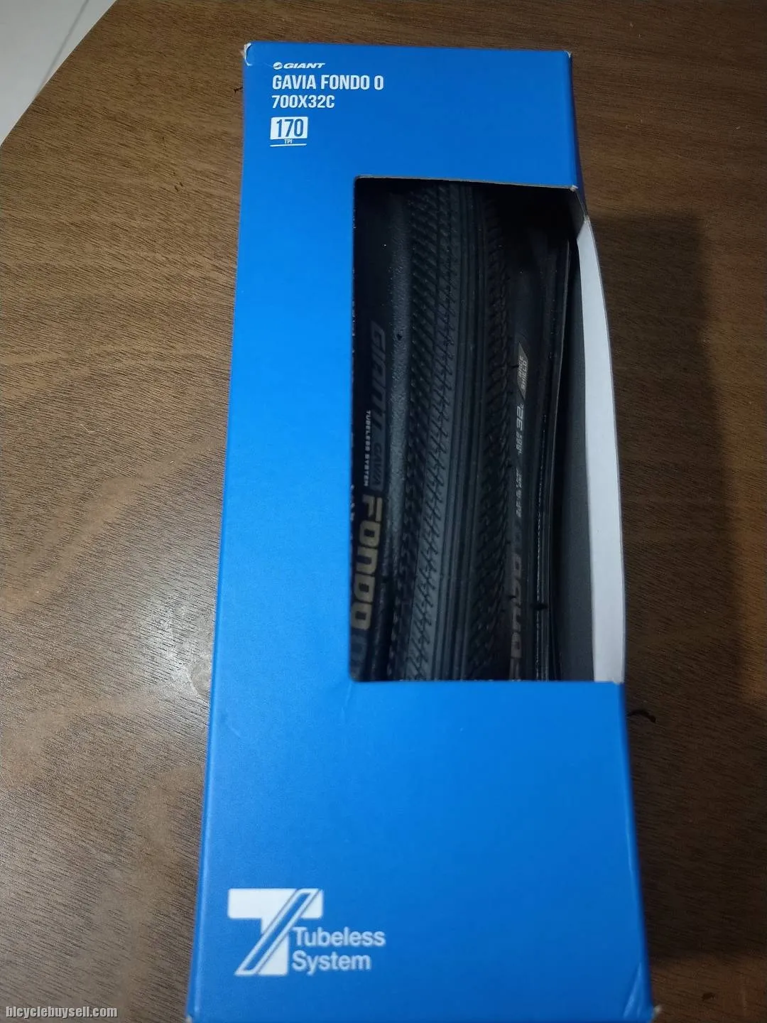 Giant Gavia Fondo 0 Tubeless Road Bike tire 700 x 32C