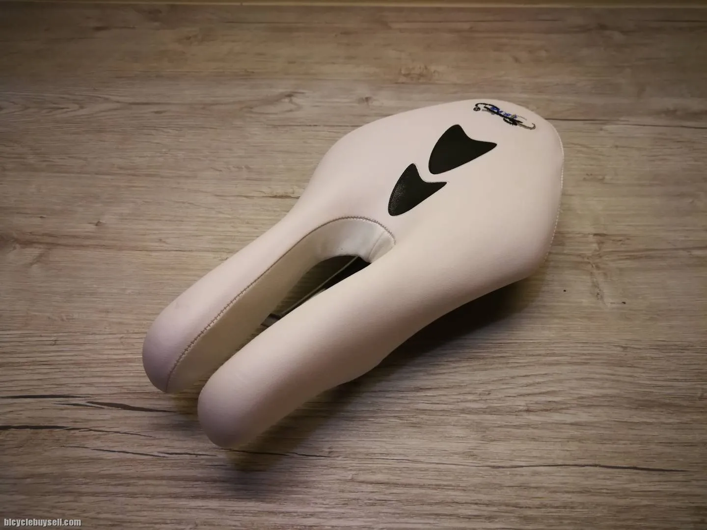 ISM Adamo Racing Split Nose Road Triathlon TT Multisport Bicycle Bike Seat Saddle