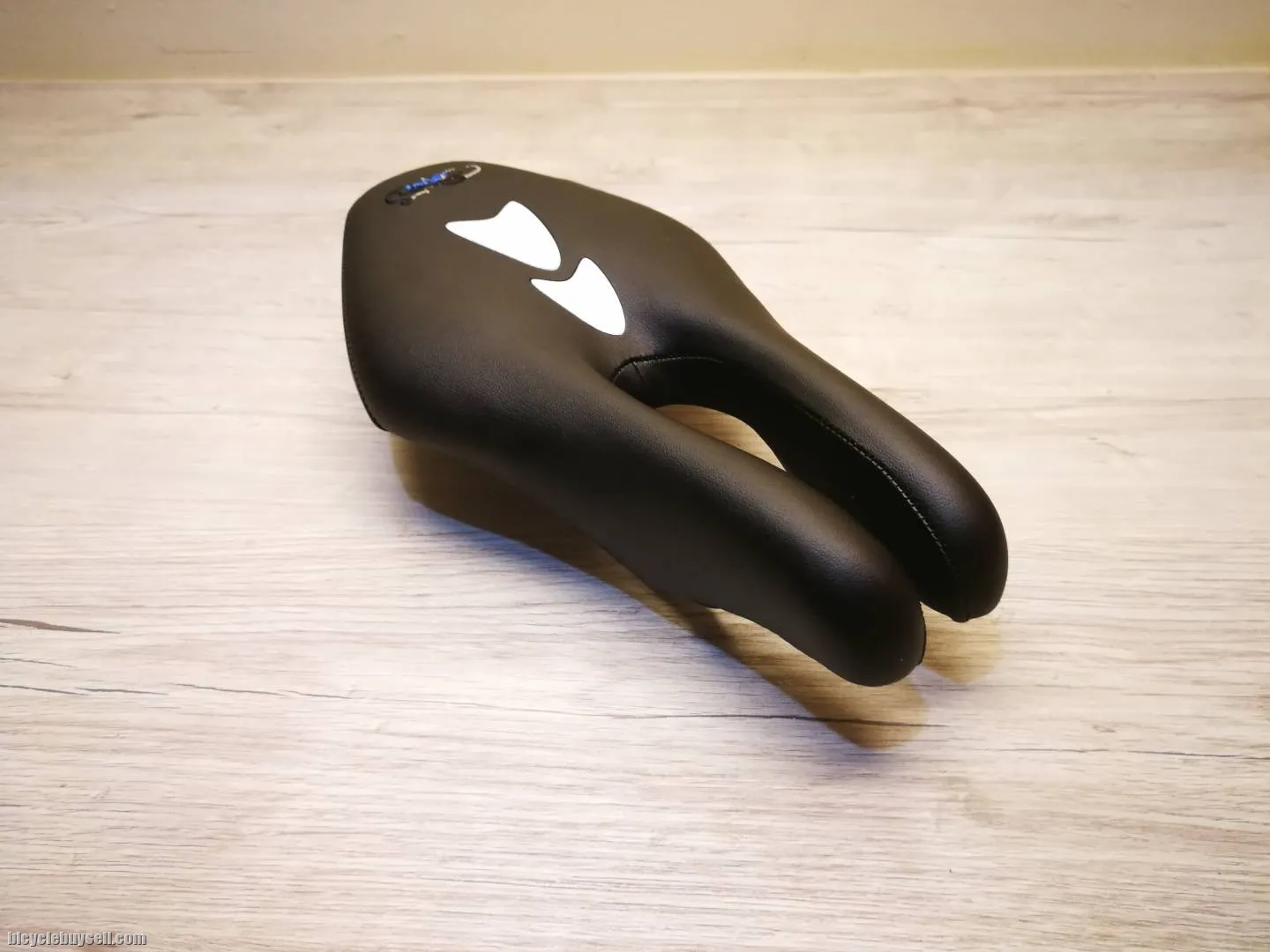 ISM Adamo Racing Split Nose Road Triathlon TT Multisport Bicycle Bike Seat Saddle