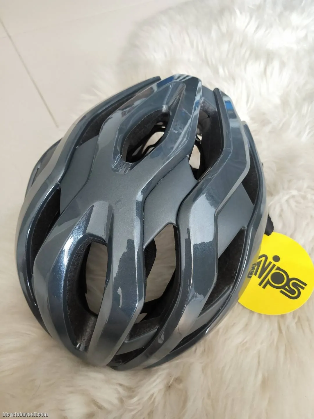 LIV Rev Pro Asia Cycling Helmet MIPS S and M in Matt White and Glossy Black S (250g) M (270g) Giant