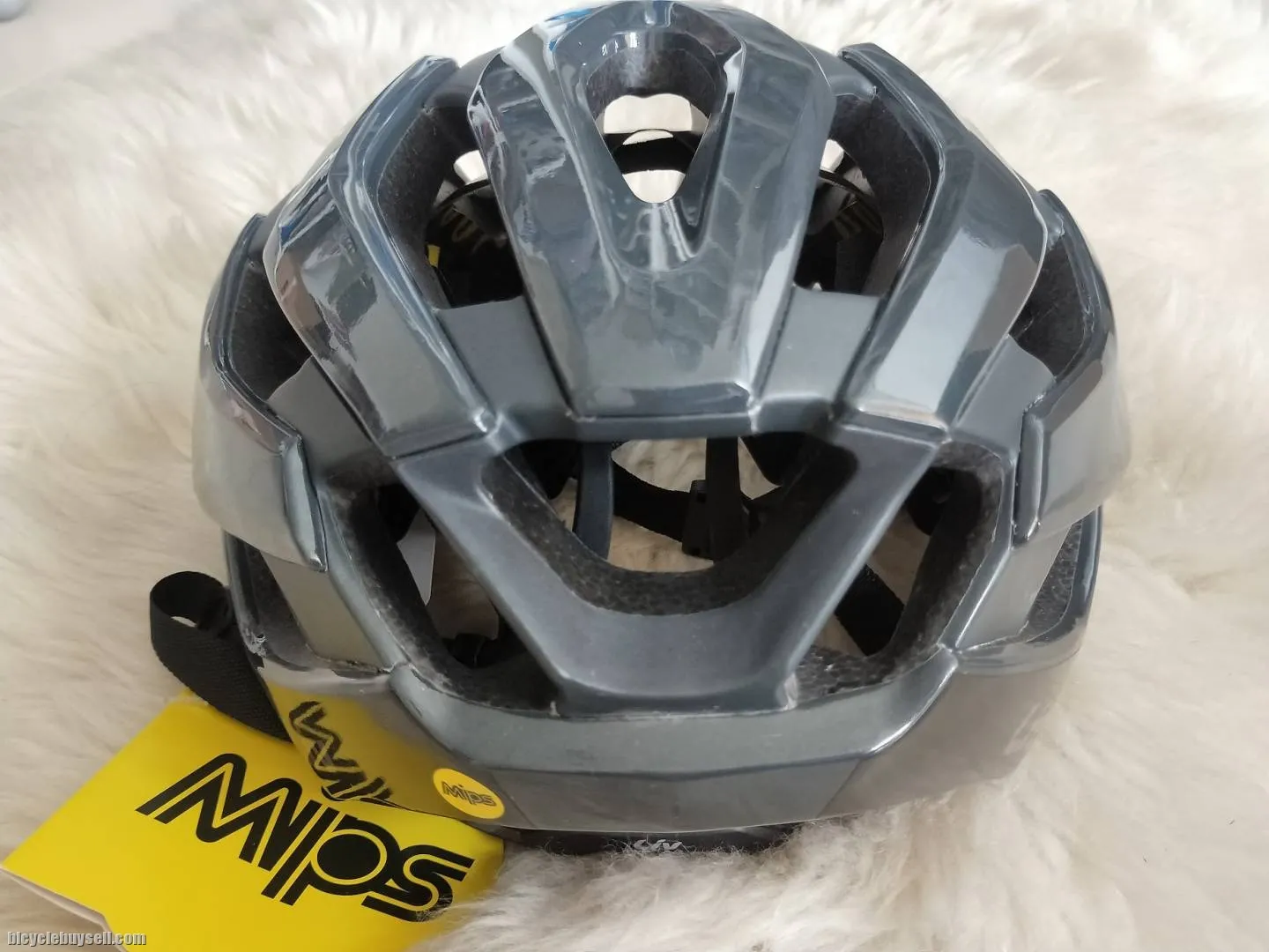 LIV Rev Pro Asia Cycling Helmet MIPS S and M in Matt White and Glossy Black S (250g) M (270g) Giant