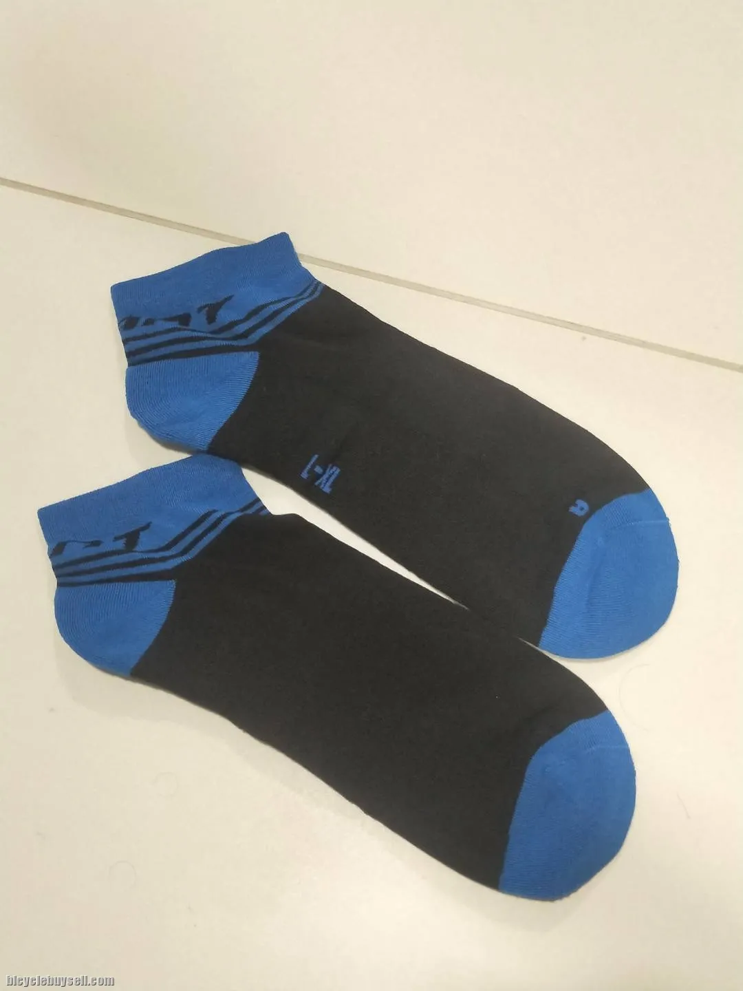 Giant SOK Series Ankle Length Cycling Specific Socks in 2 Variant S/M and L/XL