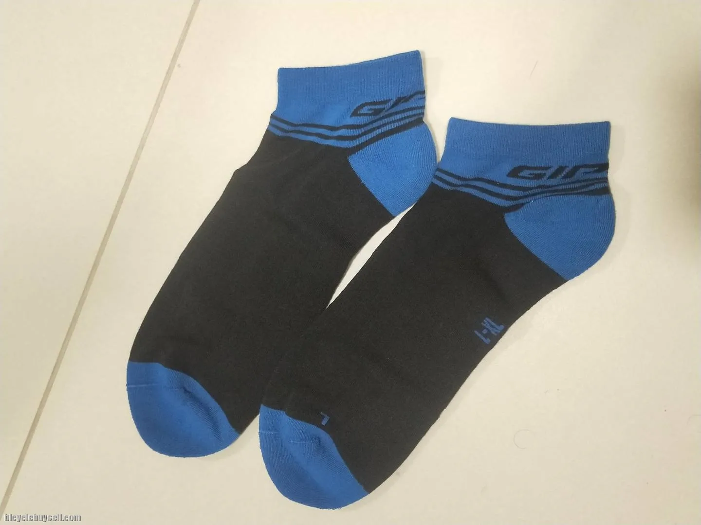 Giant SOK Series Ankle Length Cycling Specific Socks in 2 Variant S/M and L/XL
